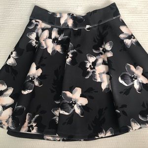 Hollister mini skirt